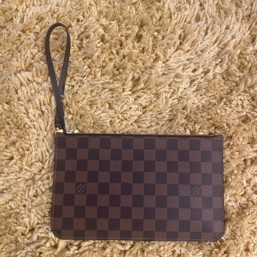 Authentic Louis Vuitton wristlet damier 9.5x6